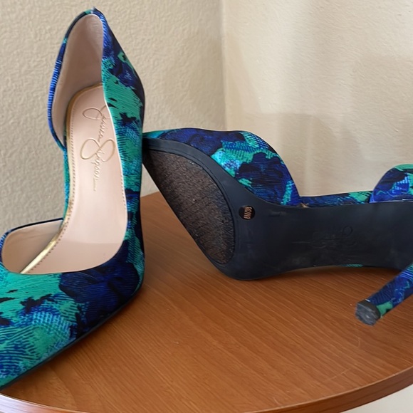 Jessica Simpson - Picture 2 of 2